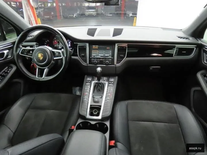 Porsche Macan 5