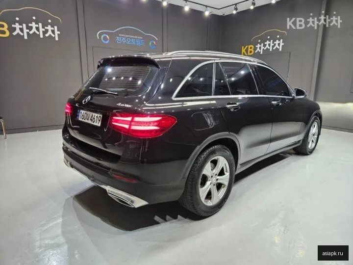 Mercedes-Benz GLC-Class 4