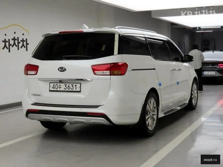 Kia Carnival 4