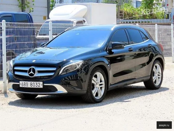 Mercedes-Benz GLA-Class 2