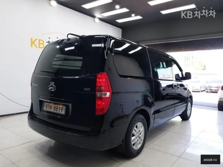 Hyundai Starex 3