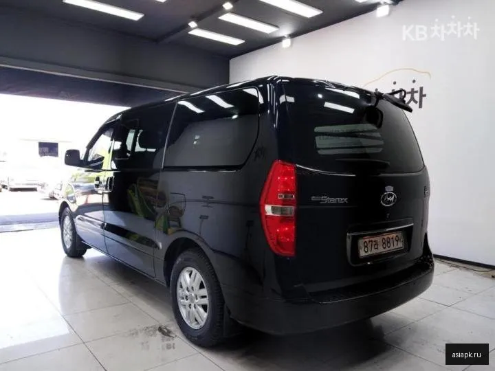 Hyundai Starex 4
