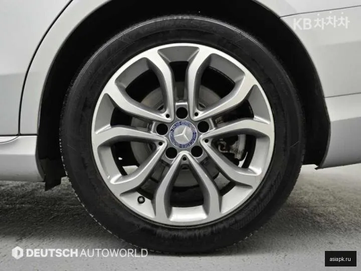 Mercedes-Benz C-Class 6