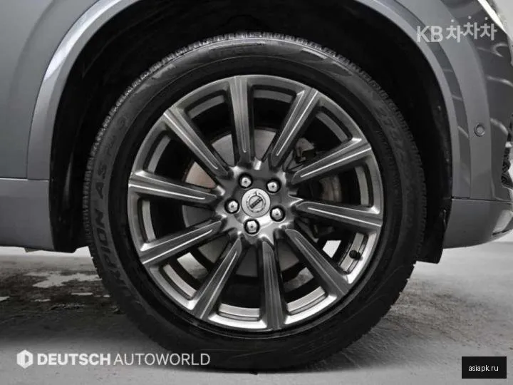 Volvo XC90 6