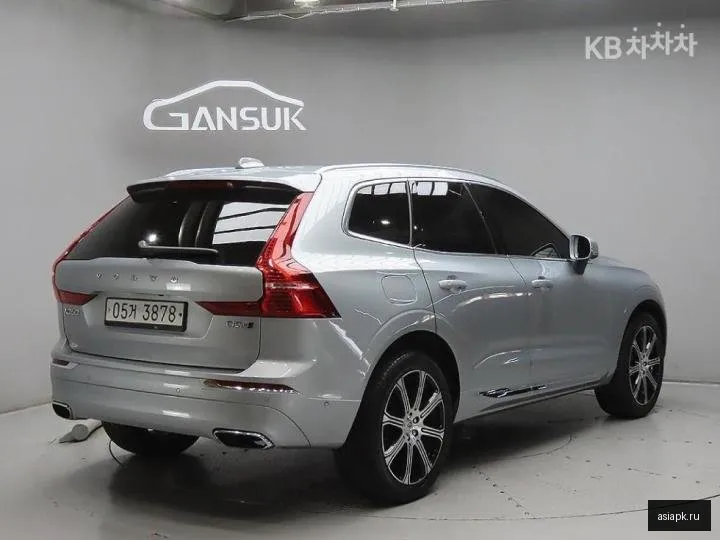 Volvo XC60 4