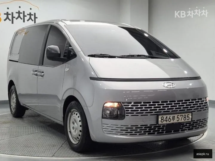 Hyundai Staria 4
