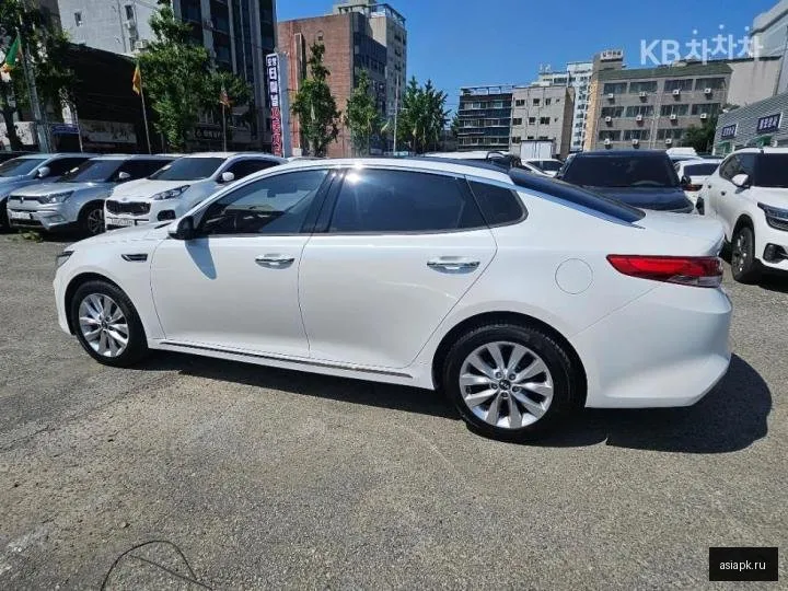 Kia K5 5