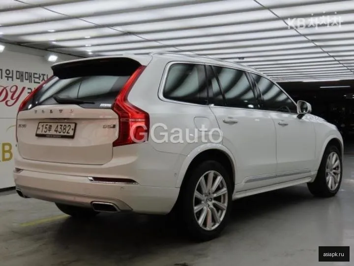 Volvo XC90 4