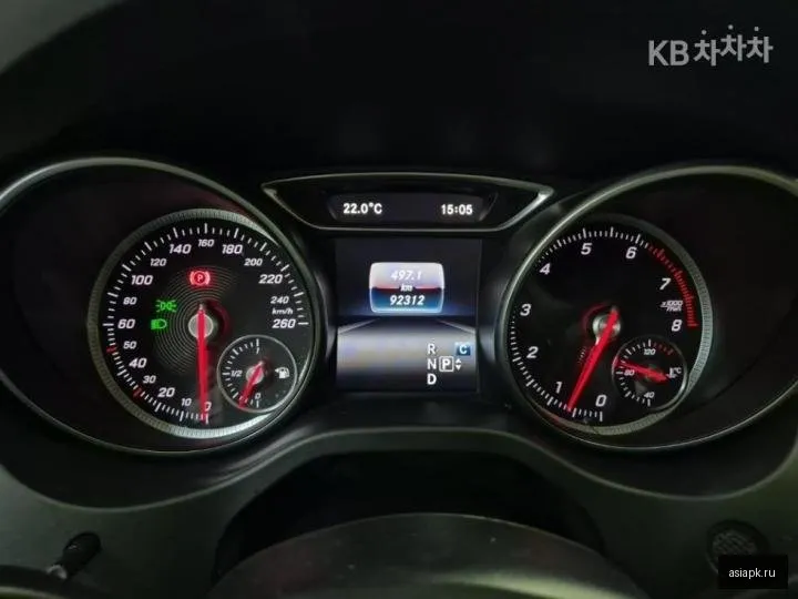 Mercedes-Benz GLA-Class 6
