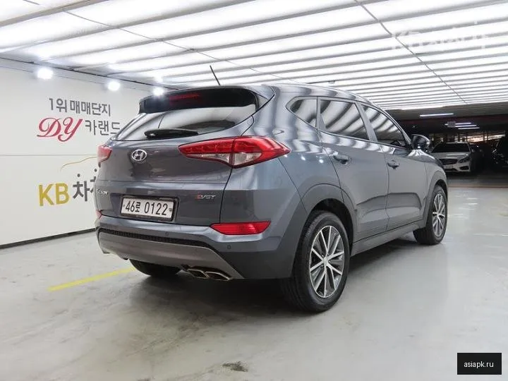Hyundai Tucson 4