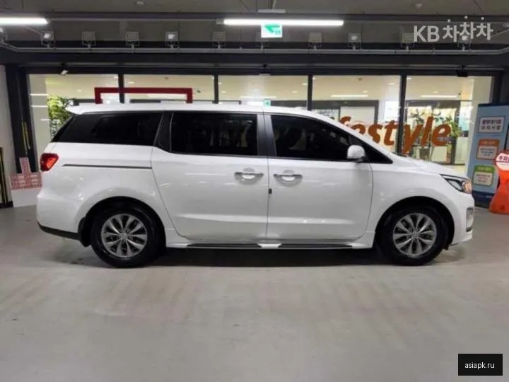 Kia Carnival 3