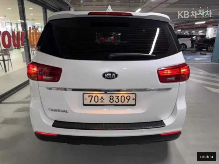 Kia Carnival 5