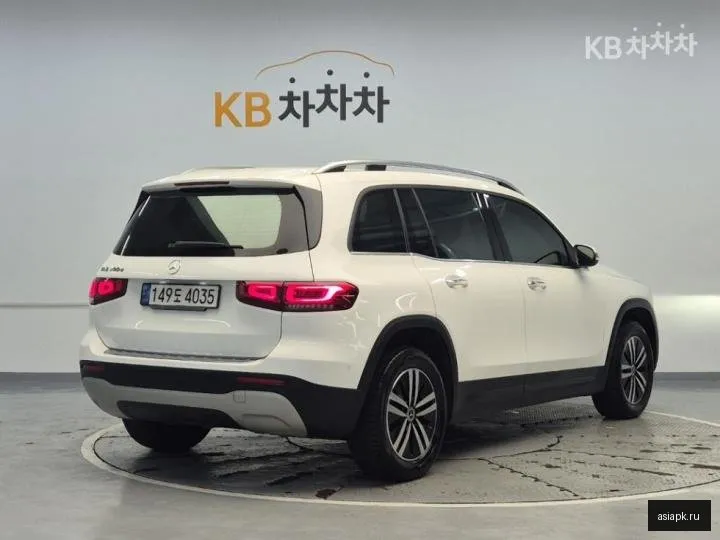 Mercedes-Benz GLB-Class 3