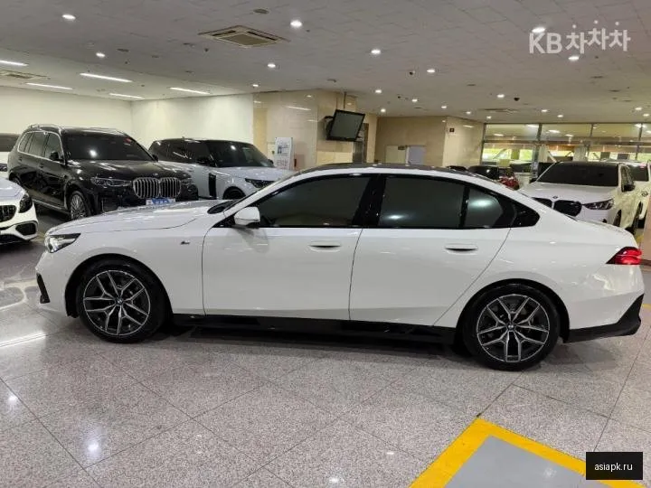 BMW 5-Series 3
