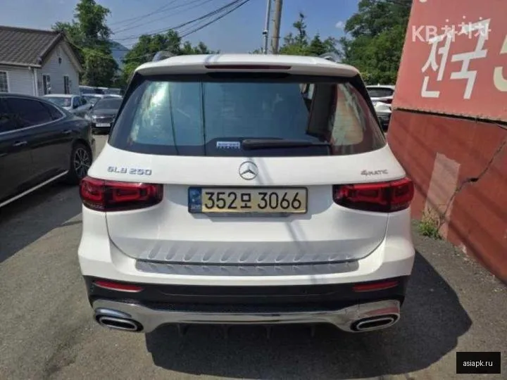 Mercedes-Benz GLB-Class AMG 5