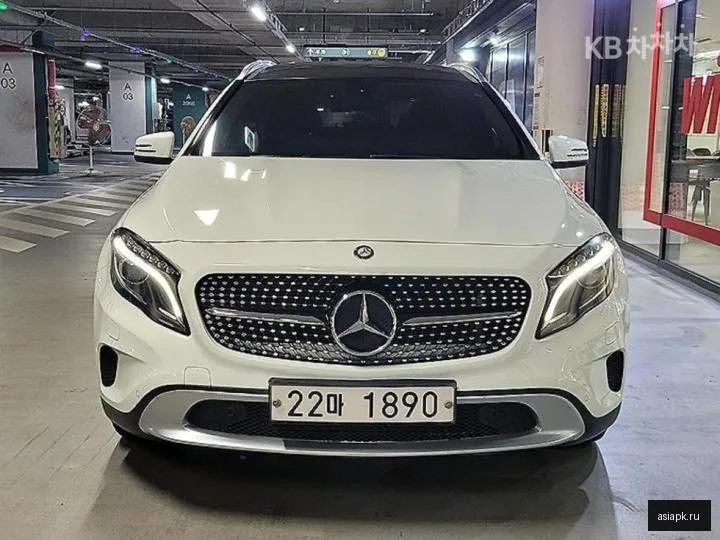 Mercedes-Benz GLA-Class 2