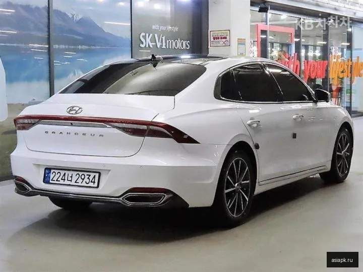 Hyundai Grandeur 4