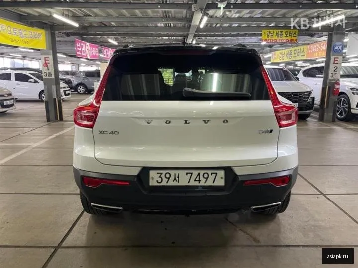 Volvo XC40 3