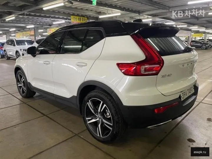 Volvo XC40 4