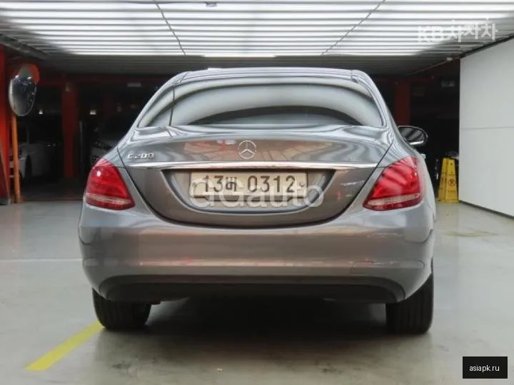 Mercedes-Benz C-Class 3
