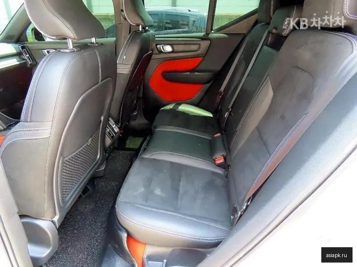 Volvo XC40 6