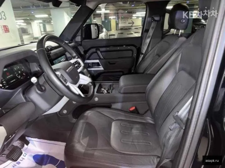 Land Rover Defender 6