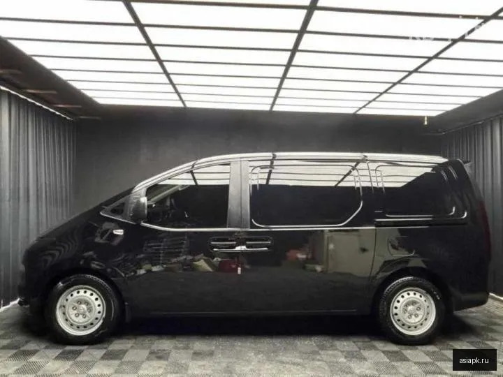 Hyundai Staria 3