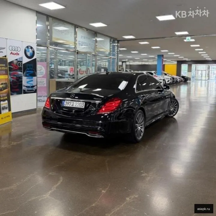 Mercedes-Benz S-Class 3