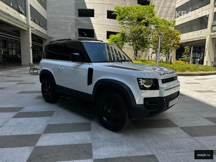 Land Rover Defender 2