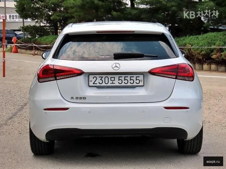 Mercedes-Benz A-Class 4