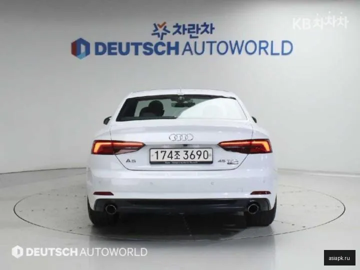 Audi A5 4