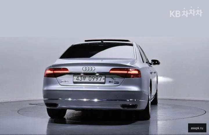 Audi A8 4