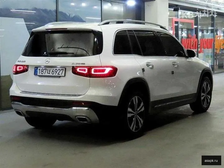 Mercedes-Benz GLB-Class AMG 4
