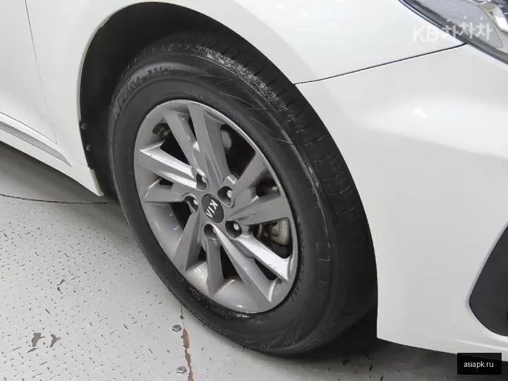Kia K5 5