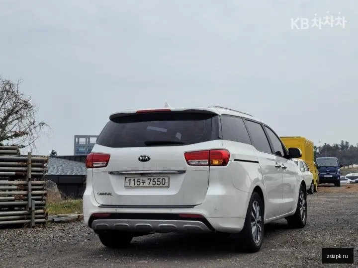 Kia Carnival 5