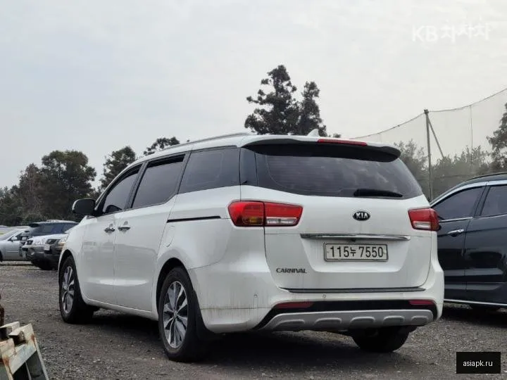 Kia Carnival 6