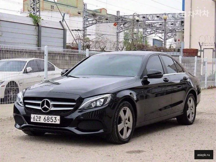 Mercedes-Benz C-Class 2