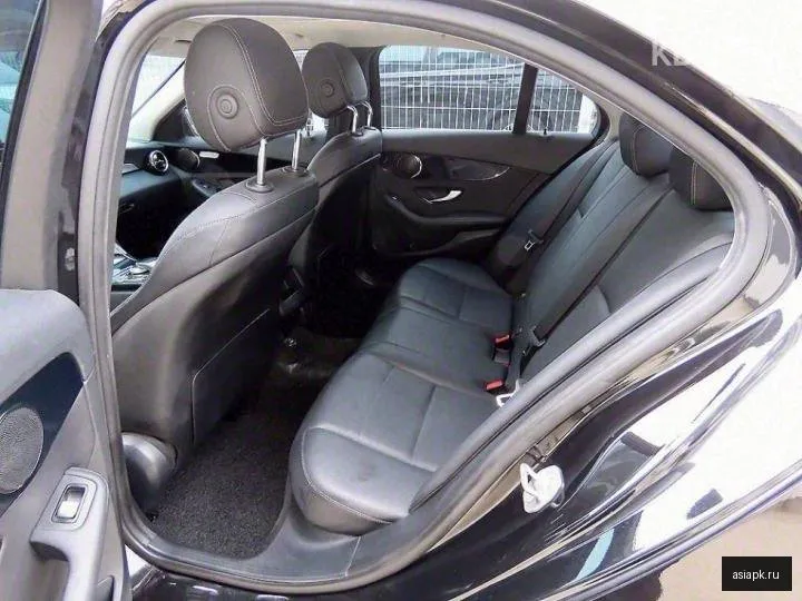 Mercedes-Benz C-Class 6