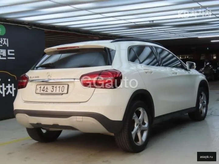 Mercedes-Benz GLA-Class AMG 4