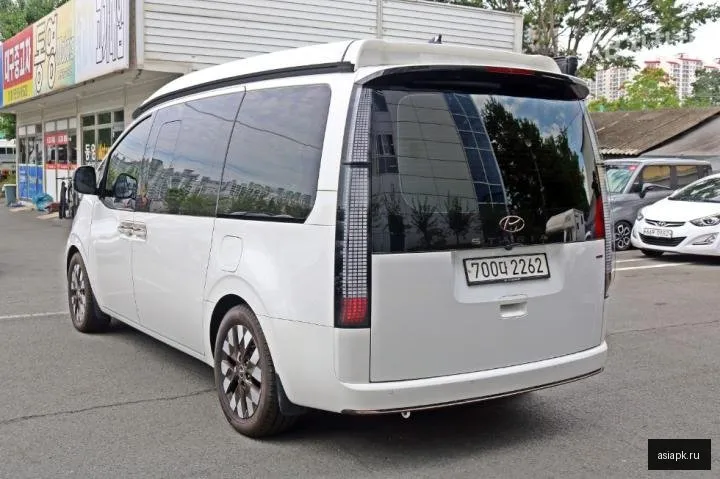 Hyundai Staria 4