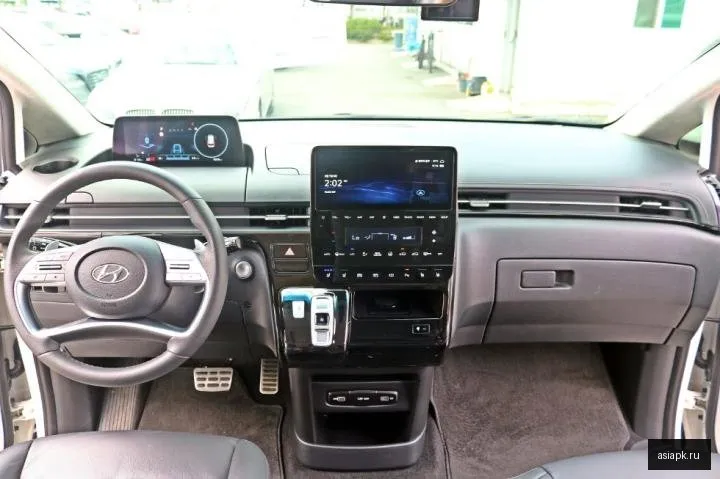 Hyundai Staria 6