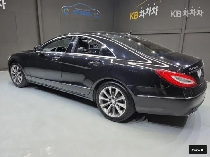 Mercedes-Benz CLS-Class 4