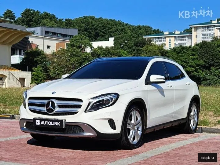 Mercedes-Benz GLA-Class 2