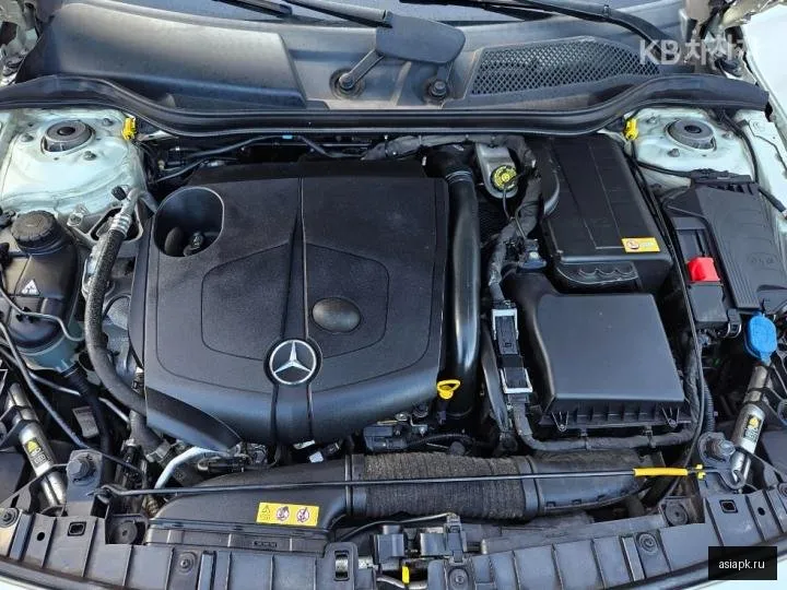 Mercedes-Benz GLA-Class 6