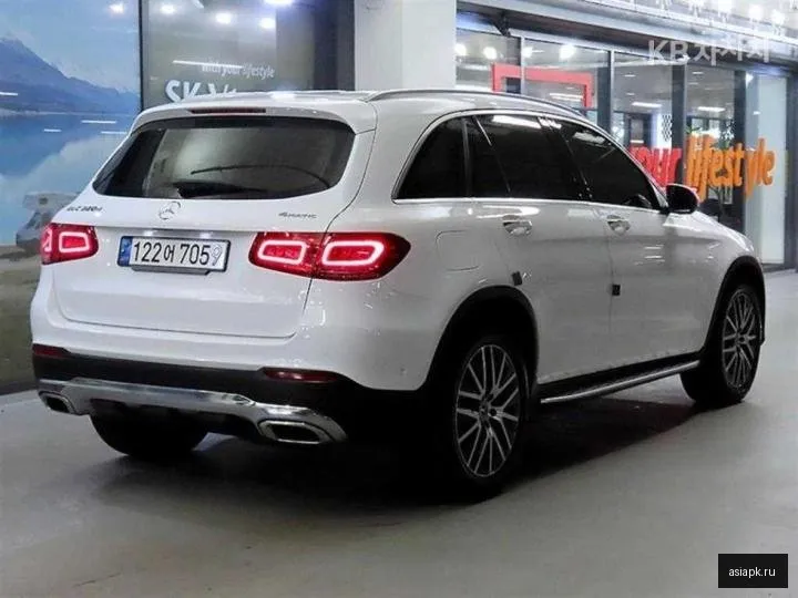 Mercedes-Benz GLC-Class 4