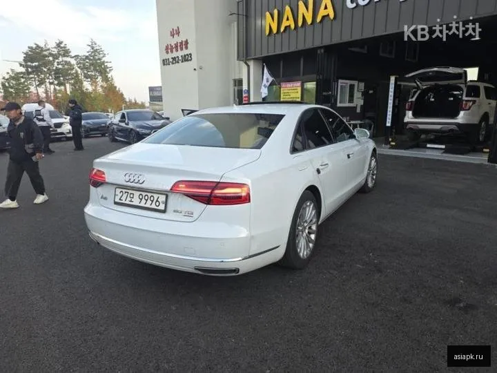 Audi A8 4