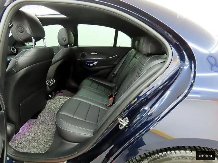 Mercedes-Benz E-Class 6