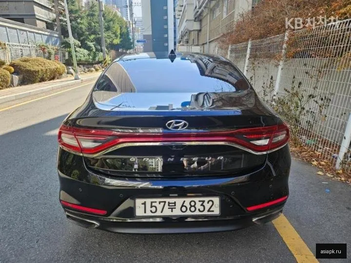 Hyundai Grandeur 4