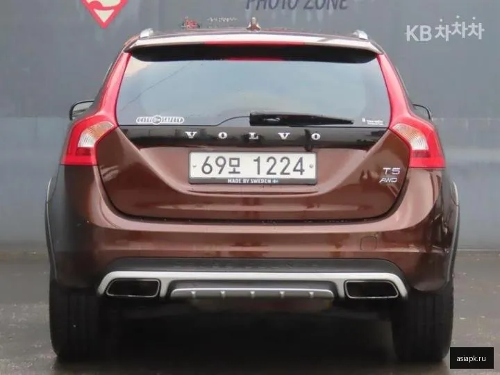 Volvo V60 4