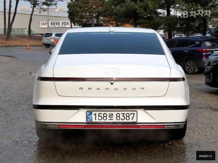 Hyundai Grandeur 4